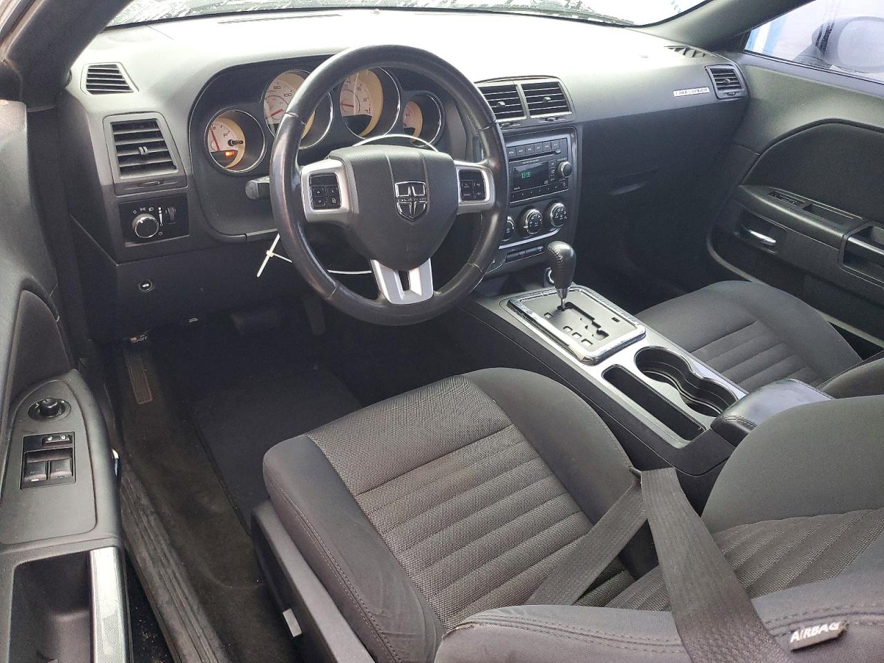 2013 DODGE CHALLENGER SXT photo 8