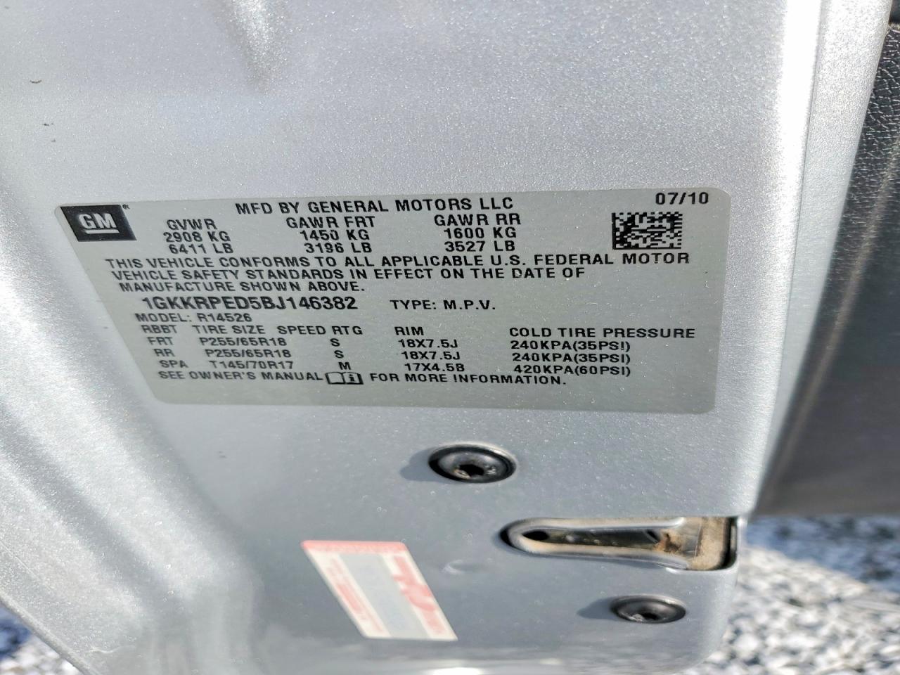 2011 GMC ACADIA SLE photo 12