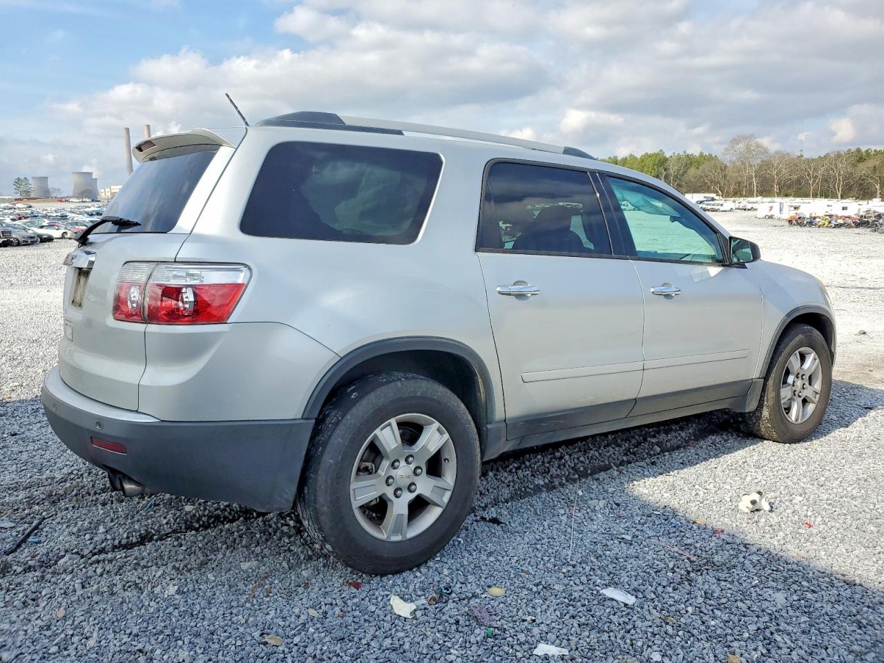 2011 GMC ACADIA SLE photo 3