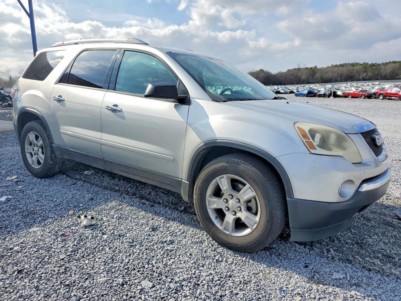 2011 GMC ACADIA SLE photo 4