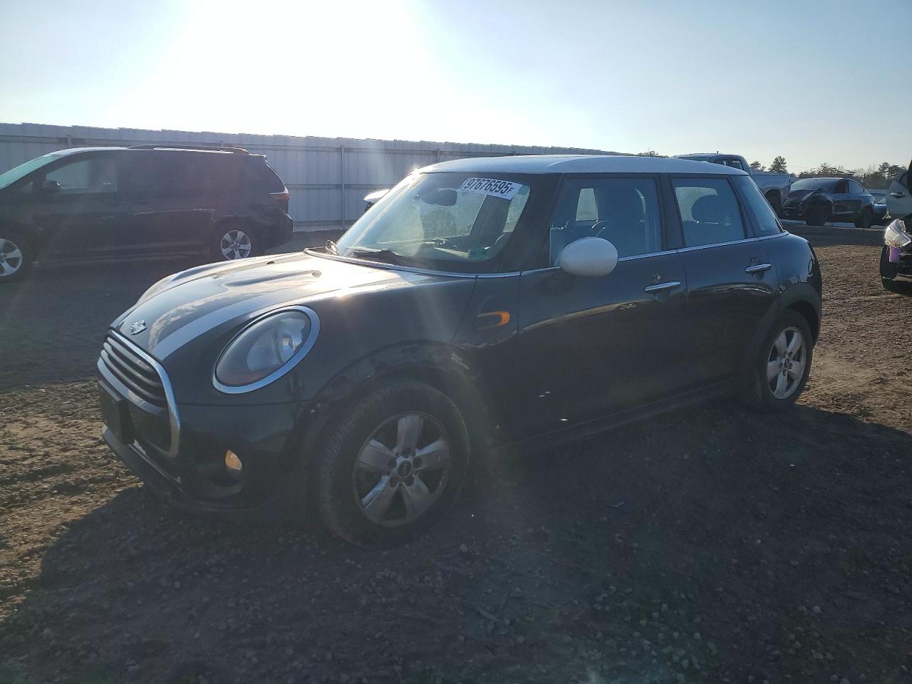 2016 MINI COOPER