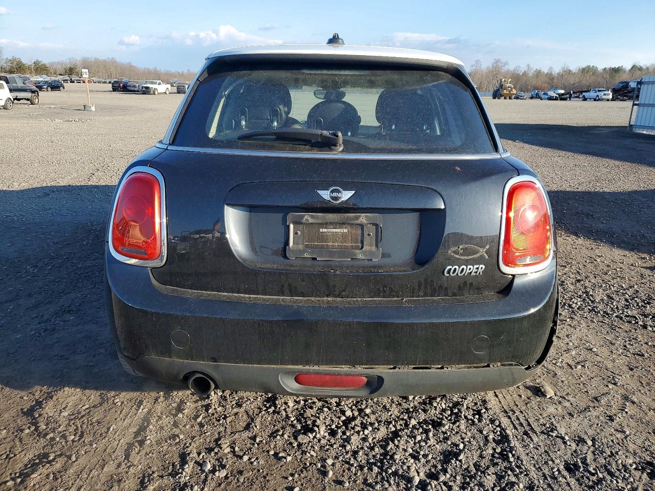 2016 MINI COOPER photo 6