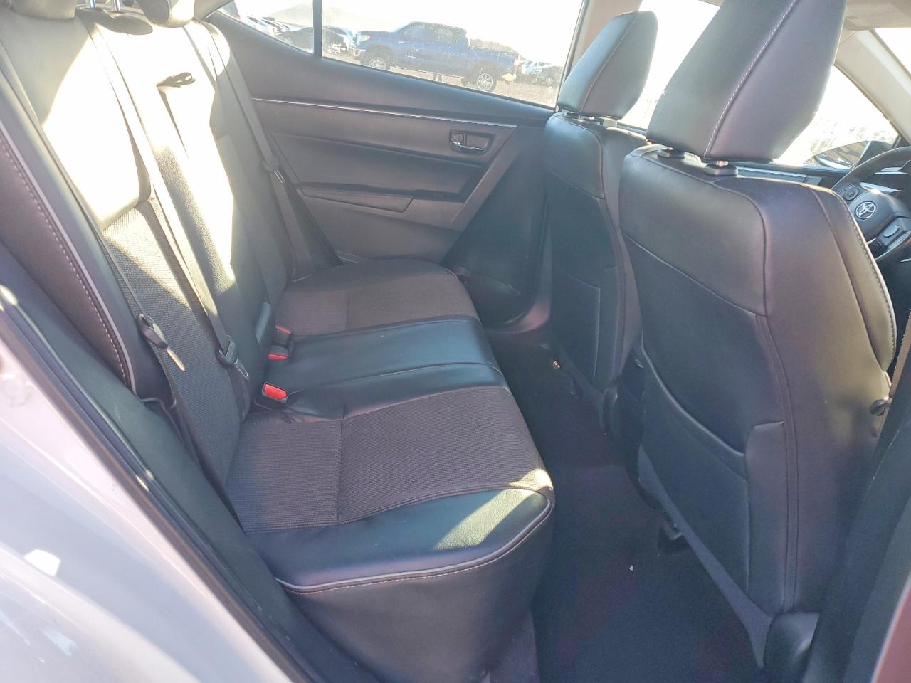 2015 TOYOTA COROLLA L photo 10