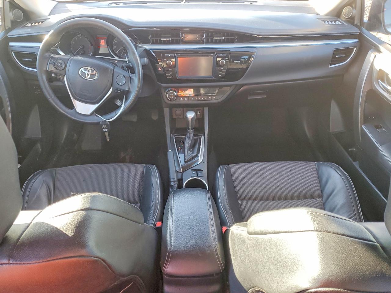 2015 TOYOTA COROLLA L photo 8