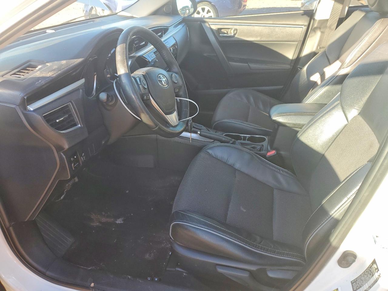 2015 TOYOTA COROLLA L photo 7