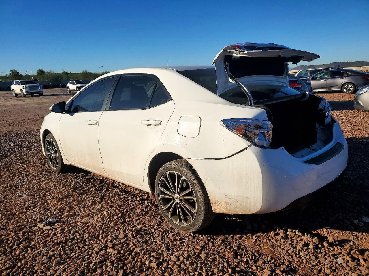 2015 TOYOTA COROLLA L photo 2