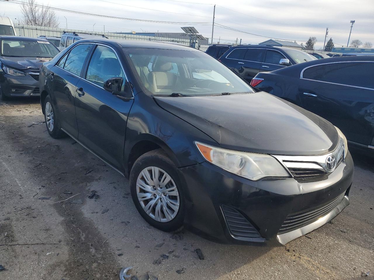 2014 TOYOTA CAMRY L photo 4