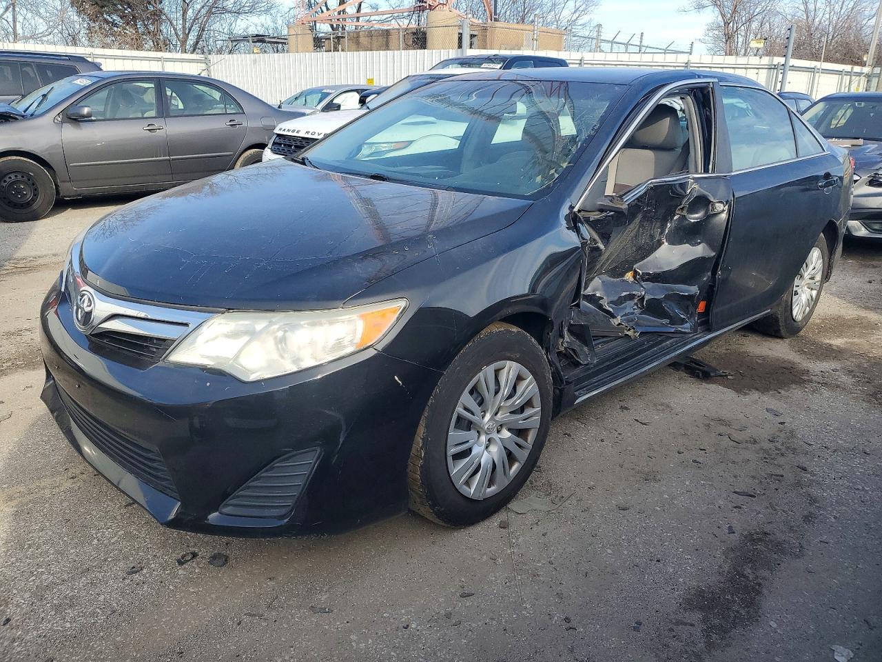 2014 TOYOTA CAMRY
