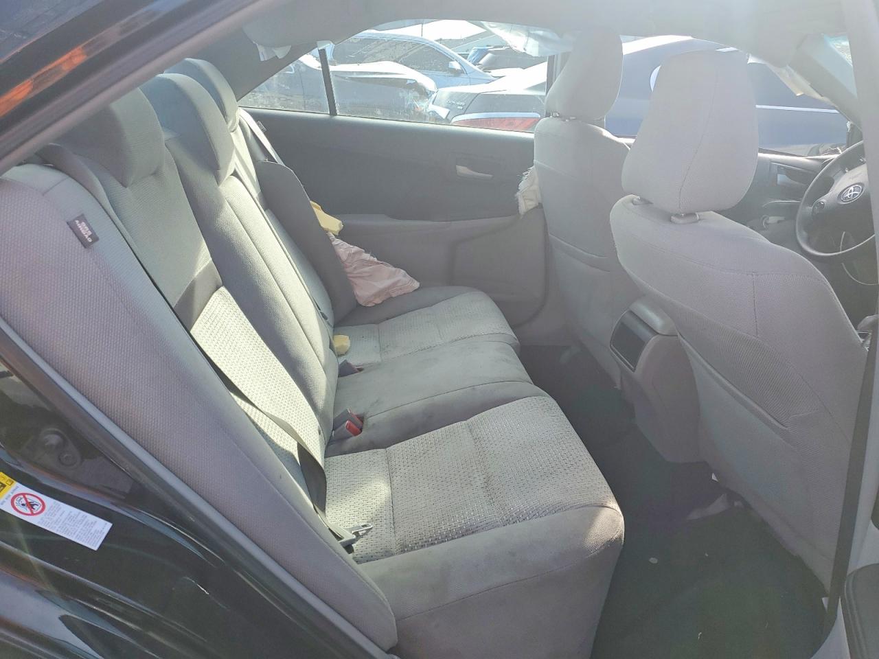 2014 TOYOTA CAMRY L photo 10