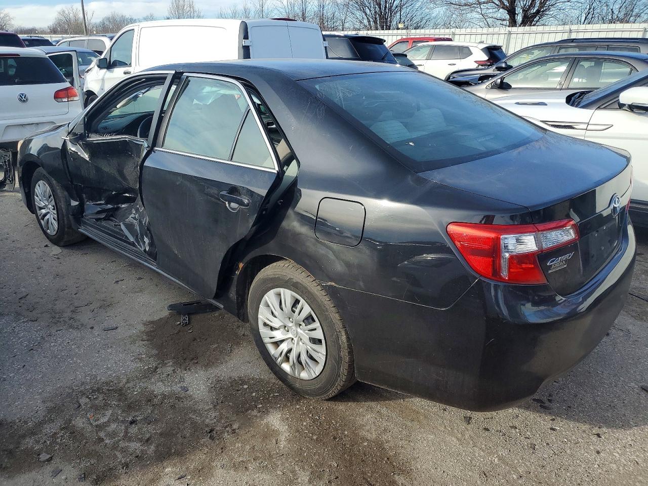2014 TOYOTA CAMRY L photo 2