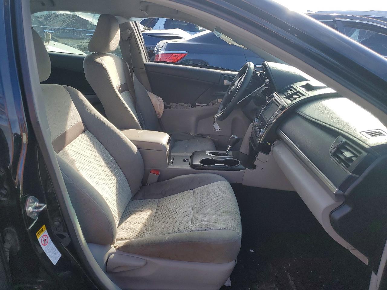 2014 TOYOTA CAMRY L photo 7