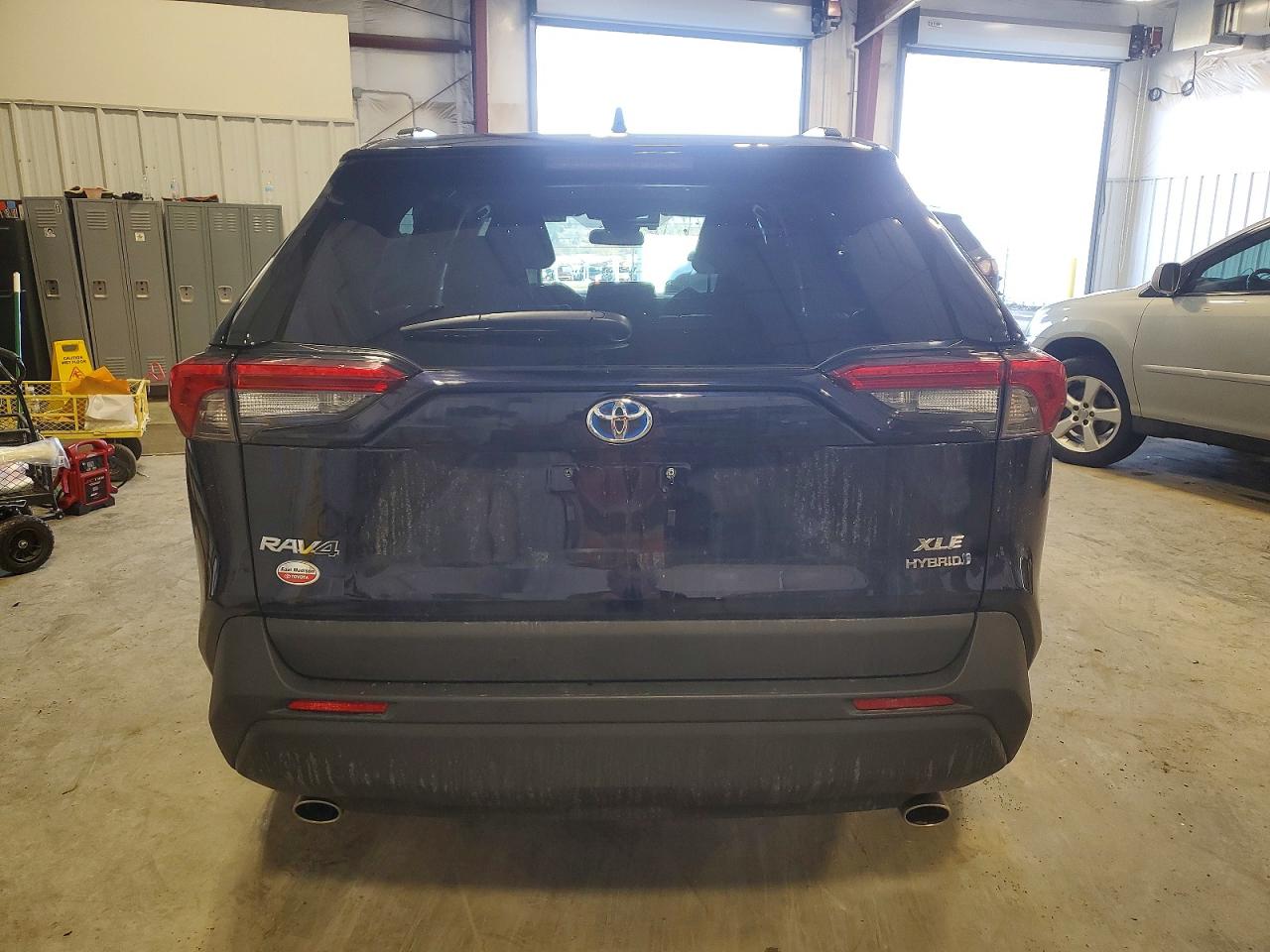2024 TOYOTA RAV4 XLE photo 6