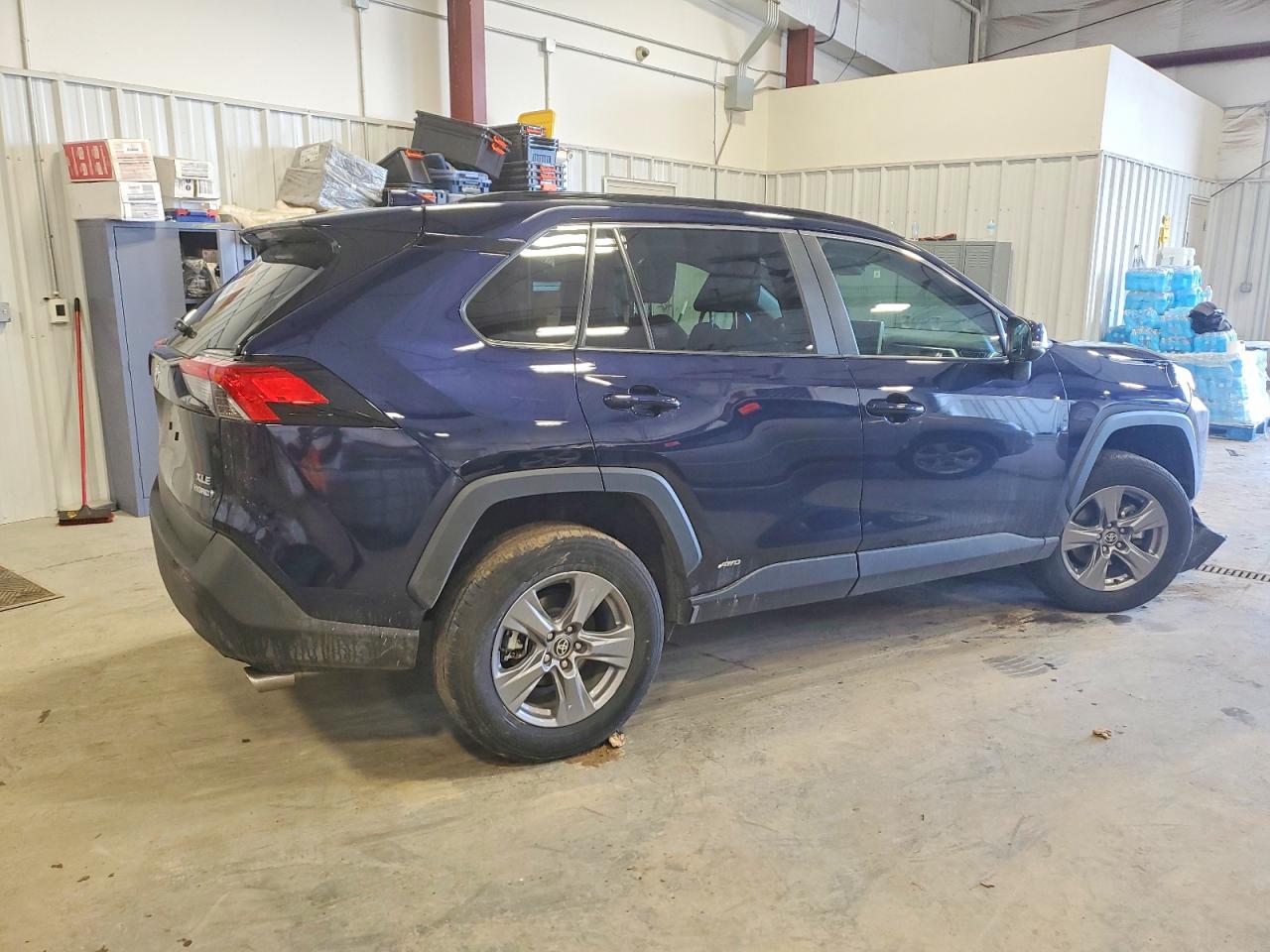 2024 TOYOTA RAV4 XLE photo 3