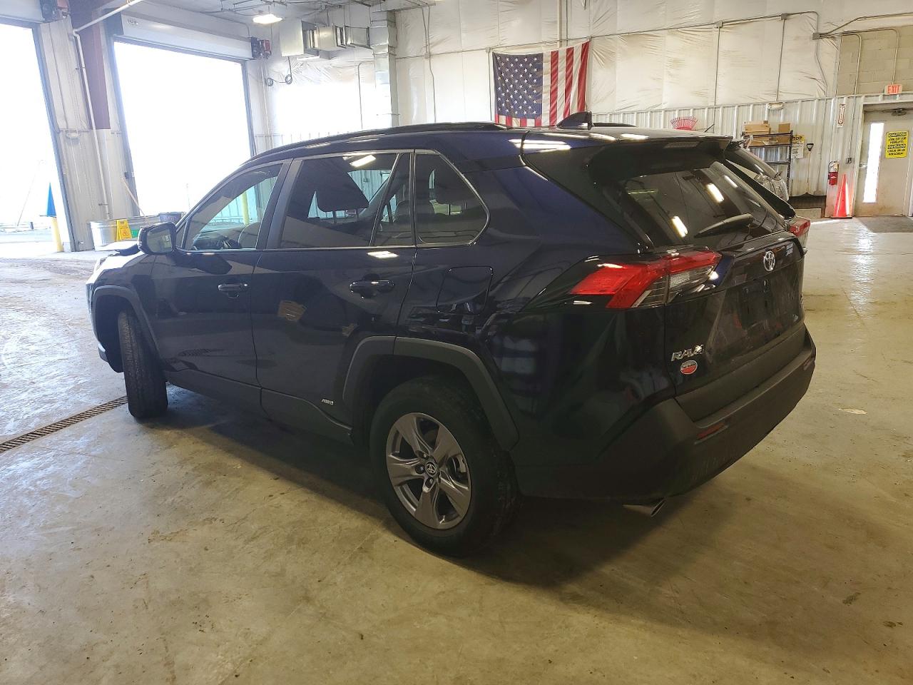 2024 TOYOTA RAV4 XLE photo 2