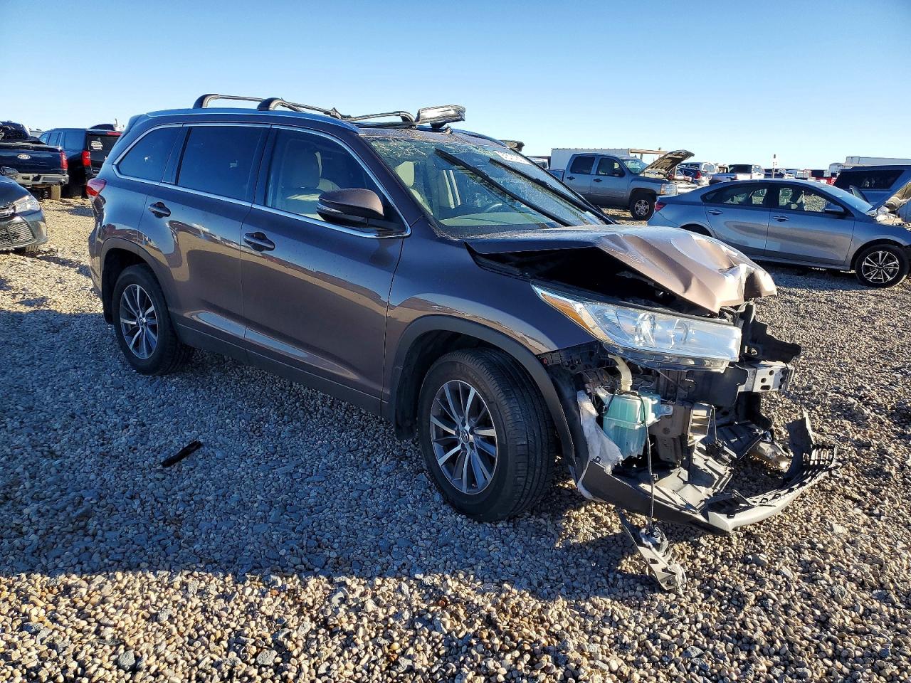 2018 TOYOTA HIGHLANDER SE photo 4