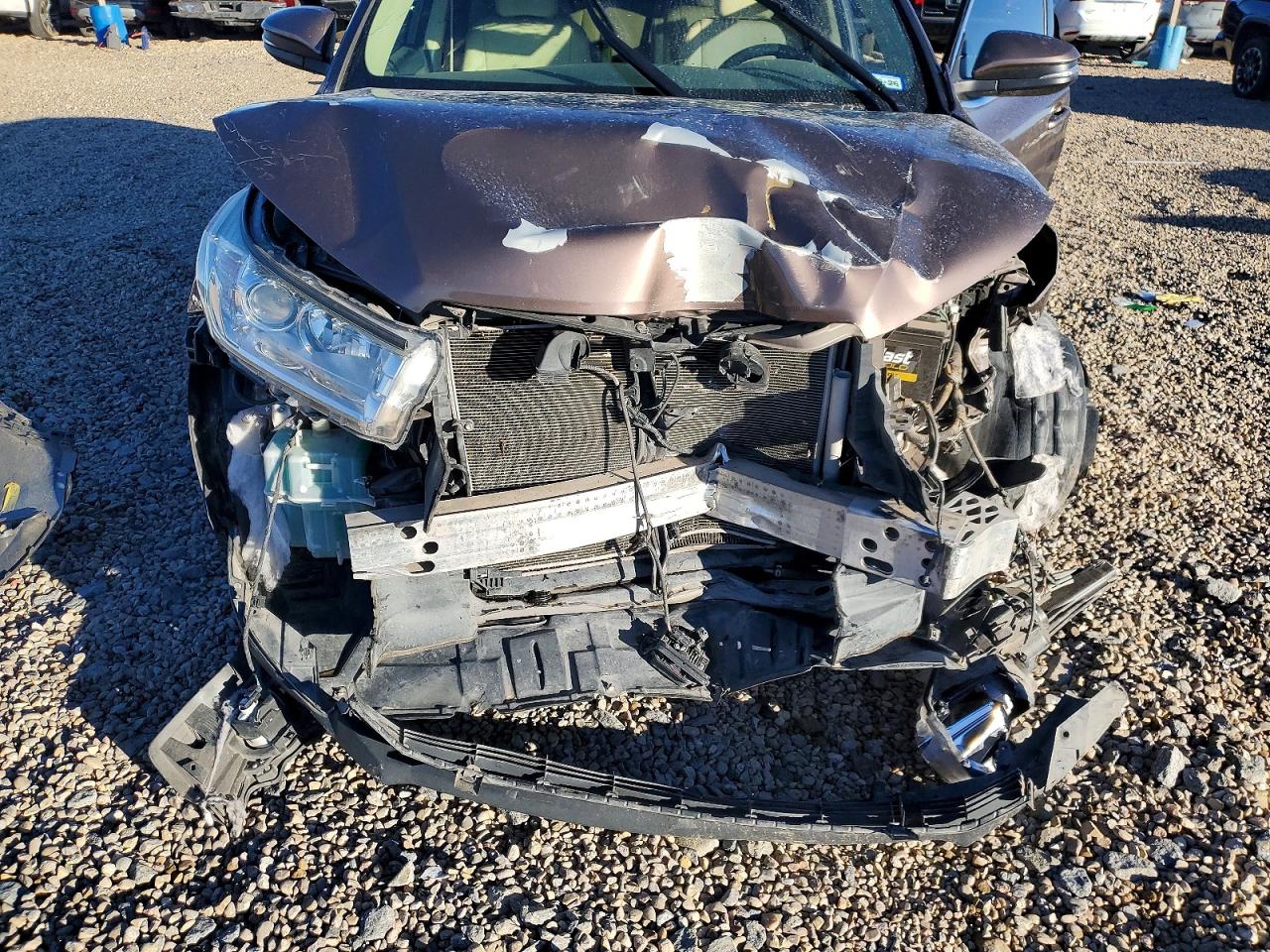 2018 TOYOTA HIGHLANDER SE photo 12