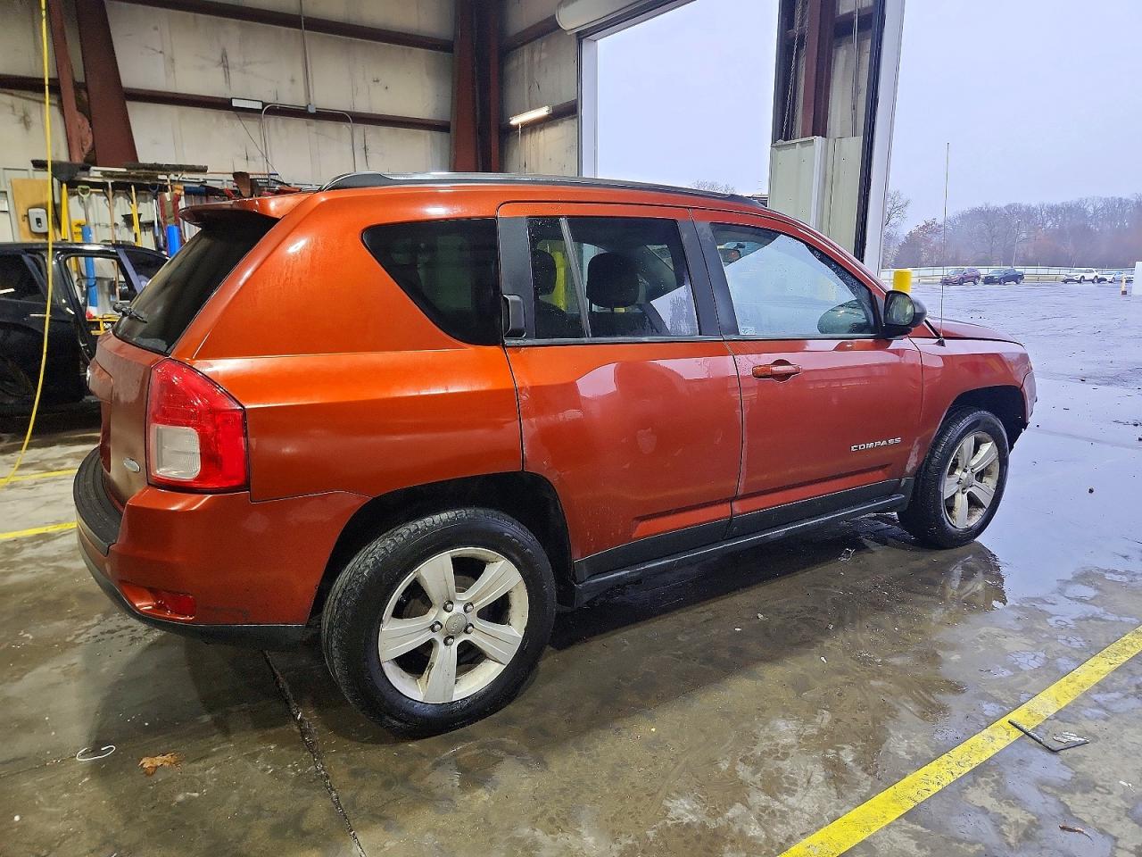 2012 JEEP COMPASS LATITUDE photo 3