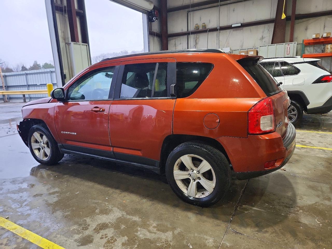 2012 JEEP COMPASS LATITUDE photo 2