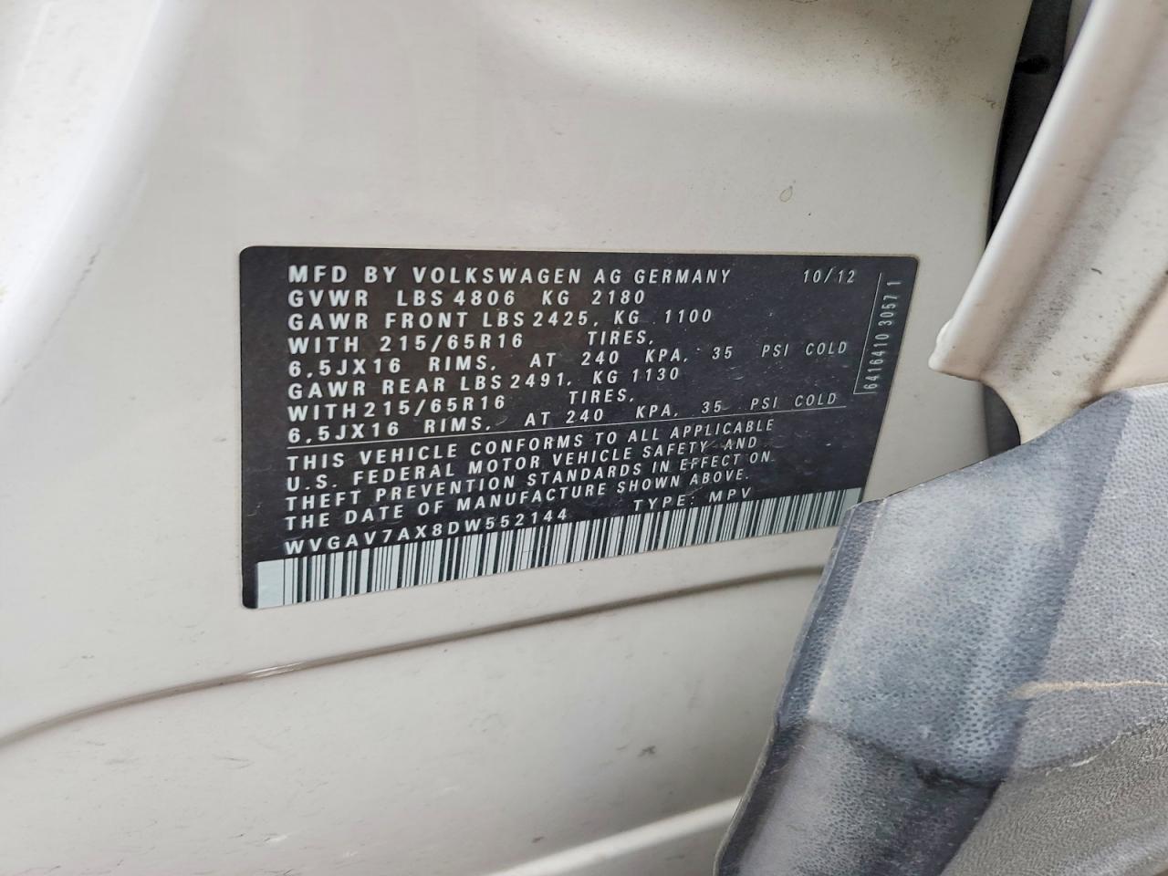 2013 VOLKSWAGEN TIGUAN S photo 12