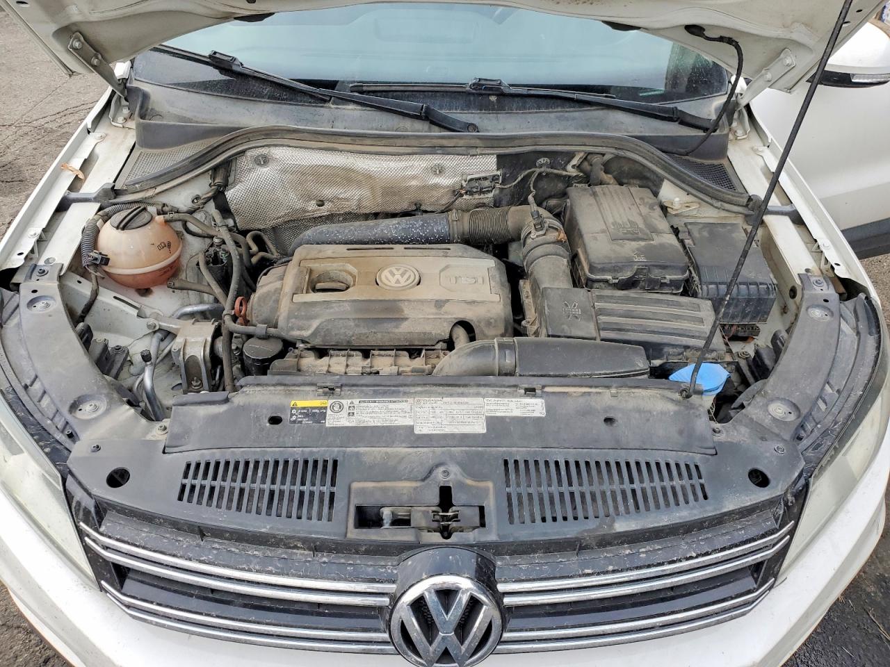 2013 VOLKSWAGEN TIGUAN S photo 11
