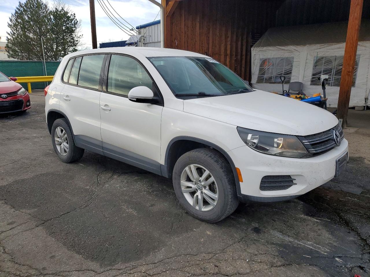 2013 VOLKSWAGEN TIGUAN S photo 4
