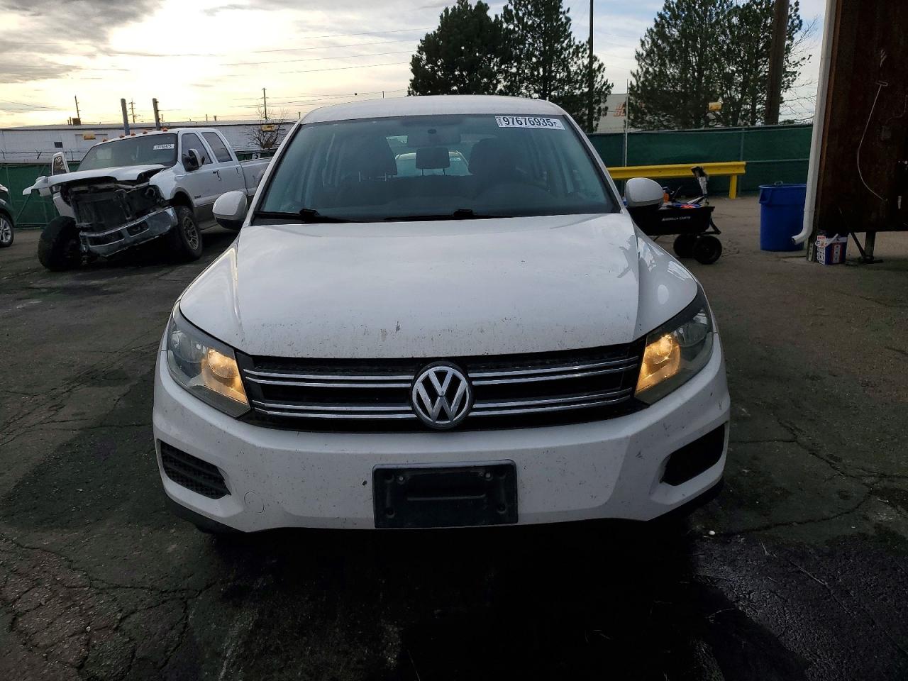 2013 VOLKSWAGEN TIGUAN S photo 5