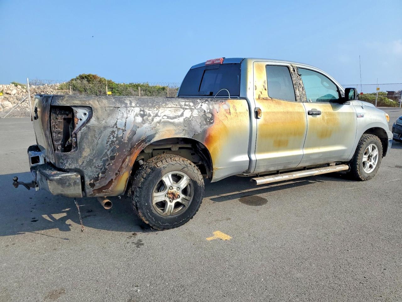 2010 TOYOTA TUNDRA DOUBLE CAB SR5 photo 3