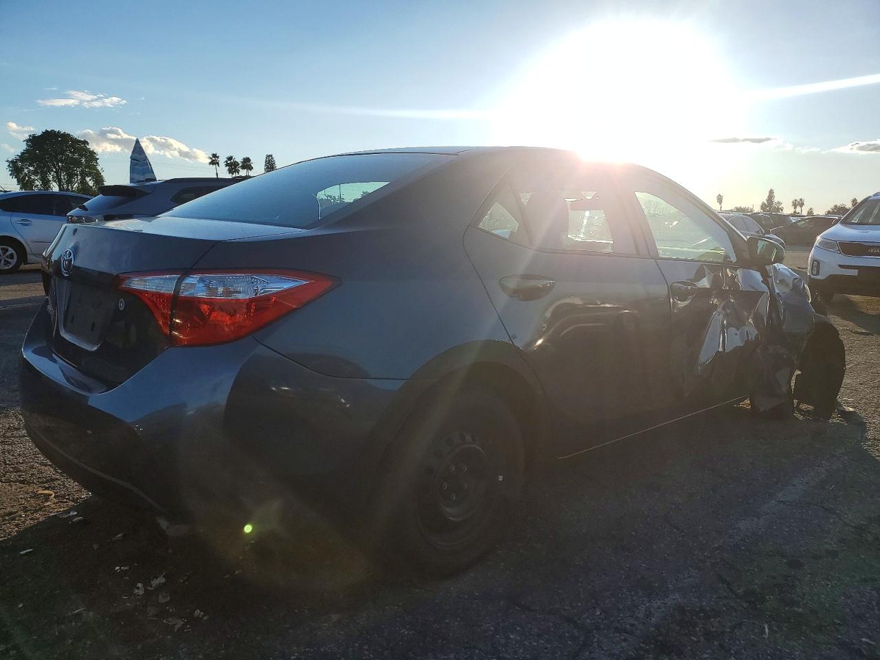 2016 TOYOTA COROLLA L photo 3