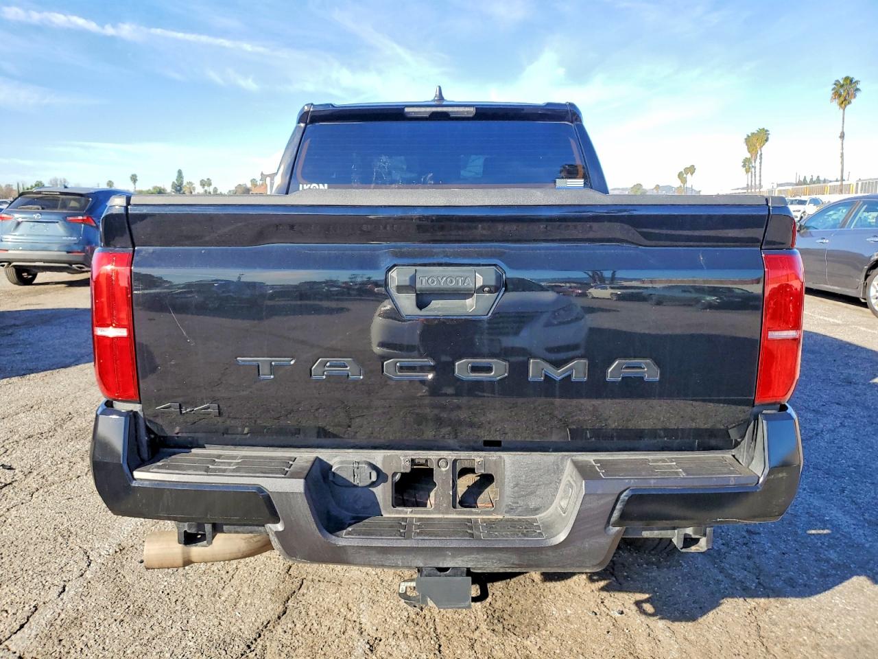 2025 TOYOTA TACOMA DOUBLE CAB photo 6