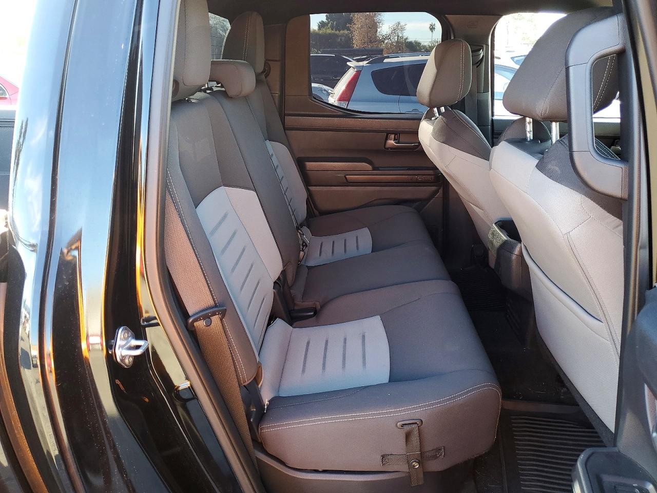 2025 TOYOTA TACOMA DOUBLE CAB photo 10