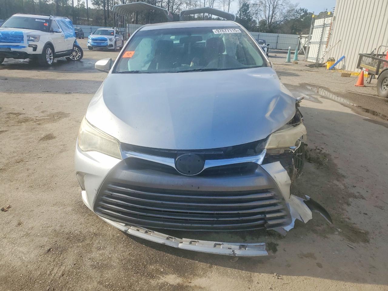 2015 TOYOTA CAMRY LE photo 5