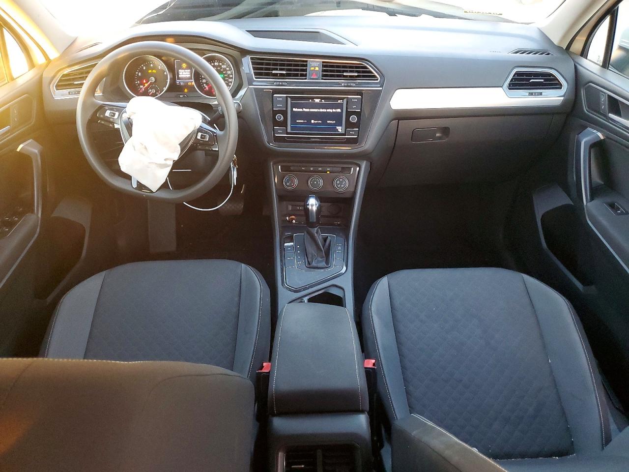 2021 VOLKSWAGEN TIGUAN S photo 15