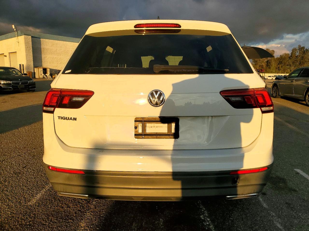 2021 VOLKSWAGEN TIGUAN S photo 11