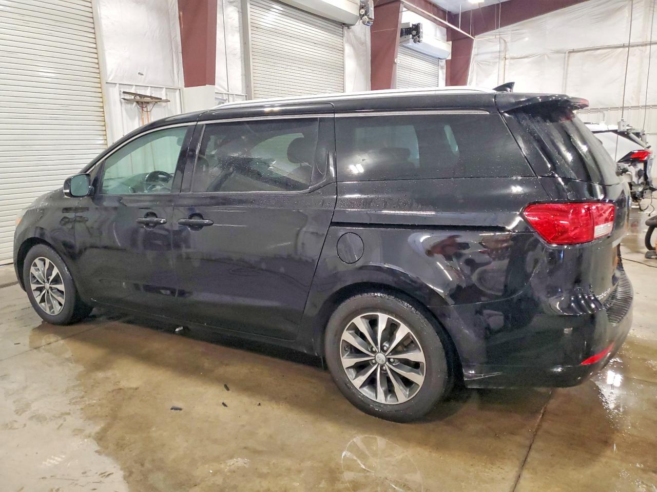 2018 KIA SEDONA EX photo 2