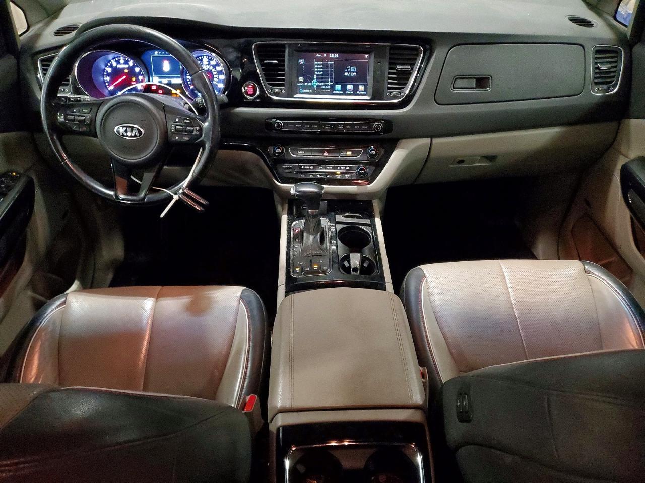 2018 KIA SEDONA EX photo 8