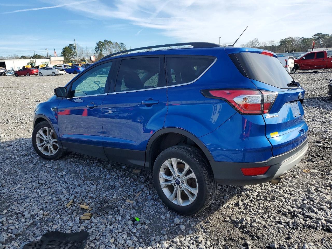 2017 FORD ESCAPE SE photo 2
