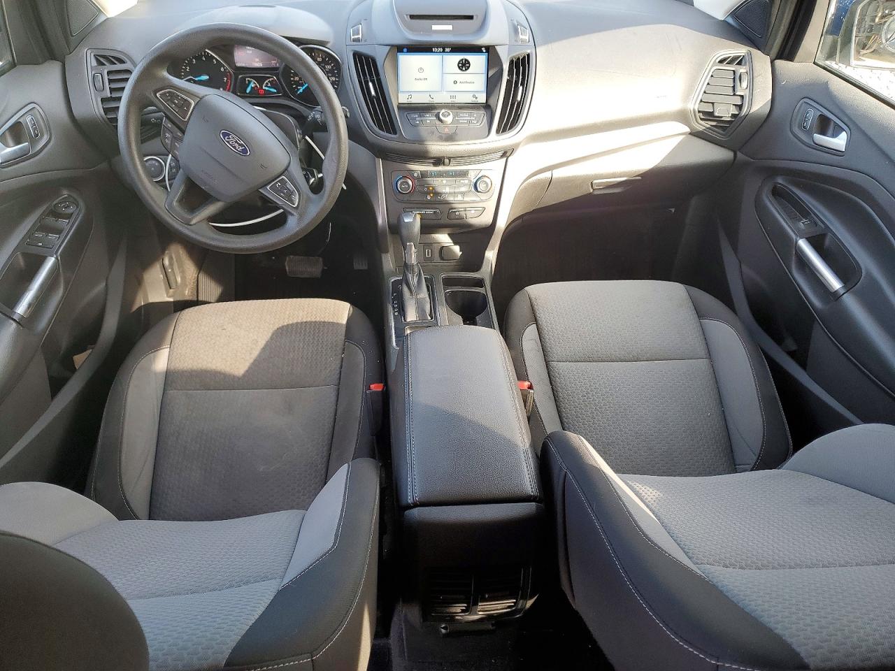 2017 FORD ESCAPE SE photo 8