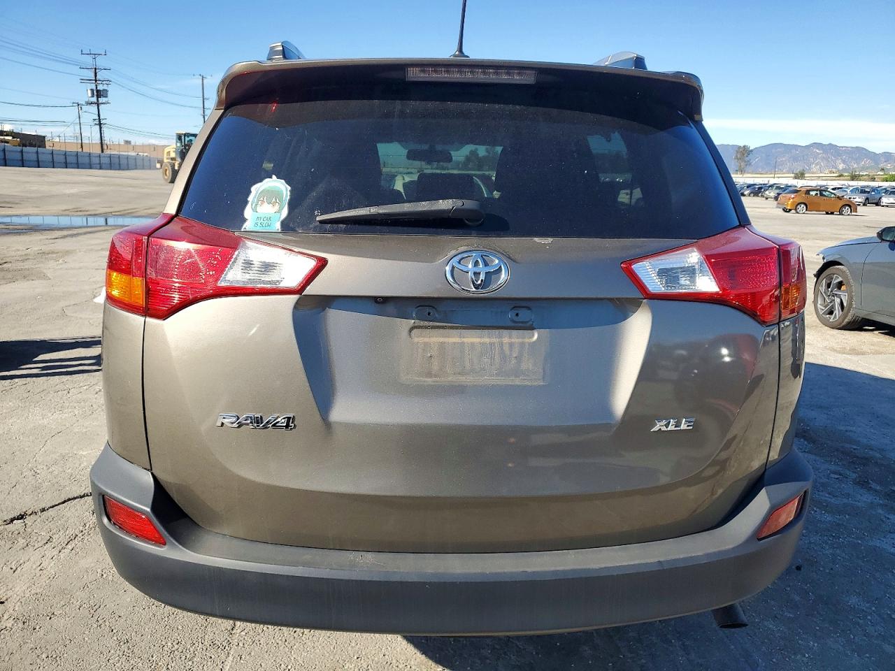 2015 TOYOTA RAV4 XLE photo 6
