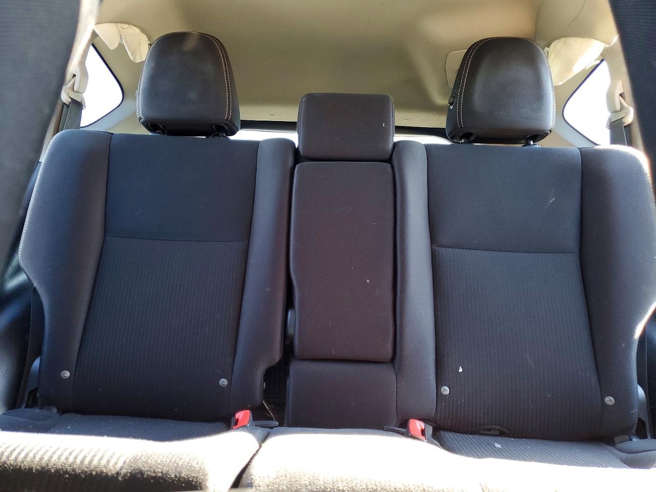 2015 TOYOTA RAV4 XLE photo 10