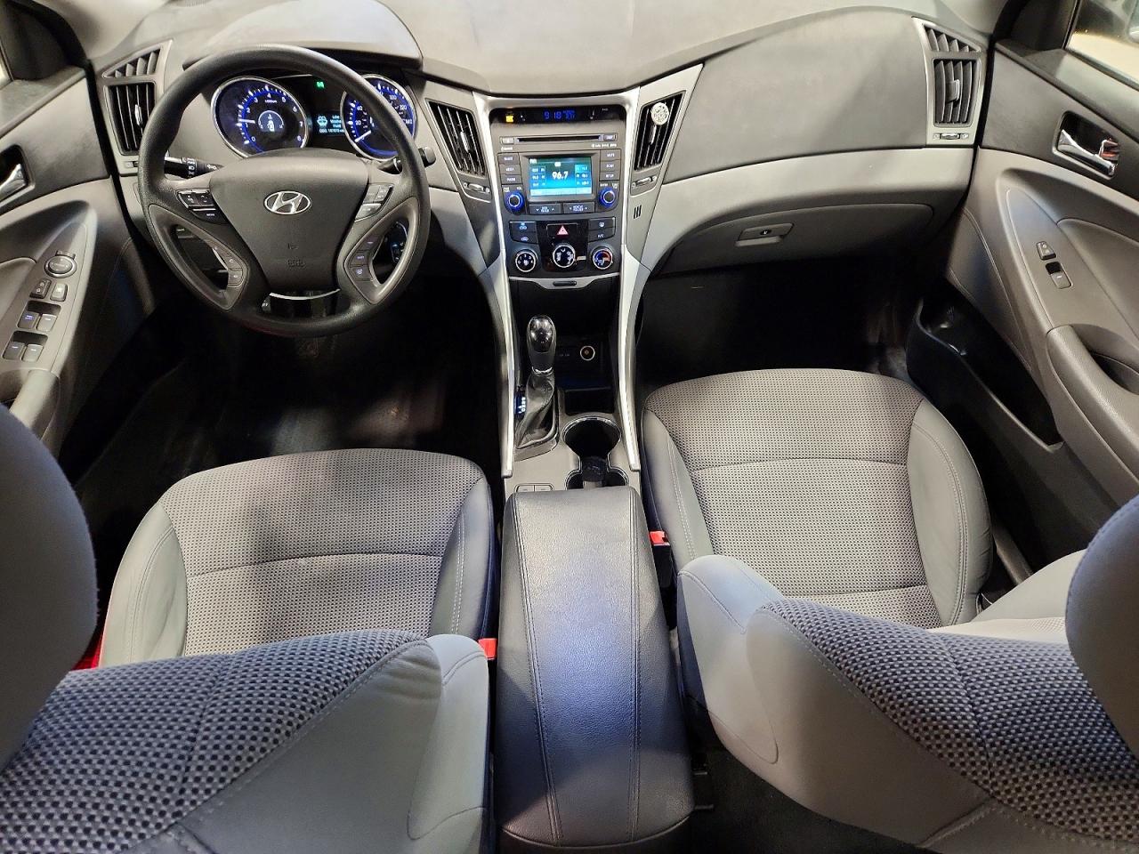 2014 HYUNDAI SONATA GLS photo 8