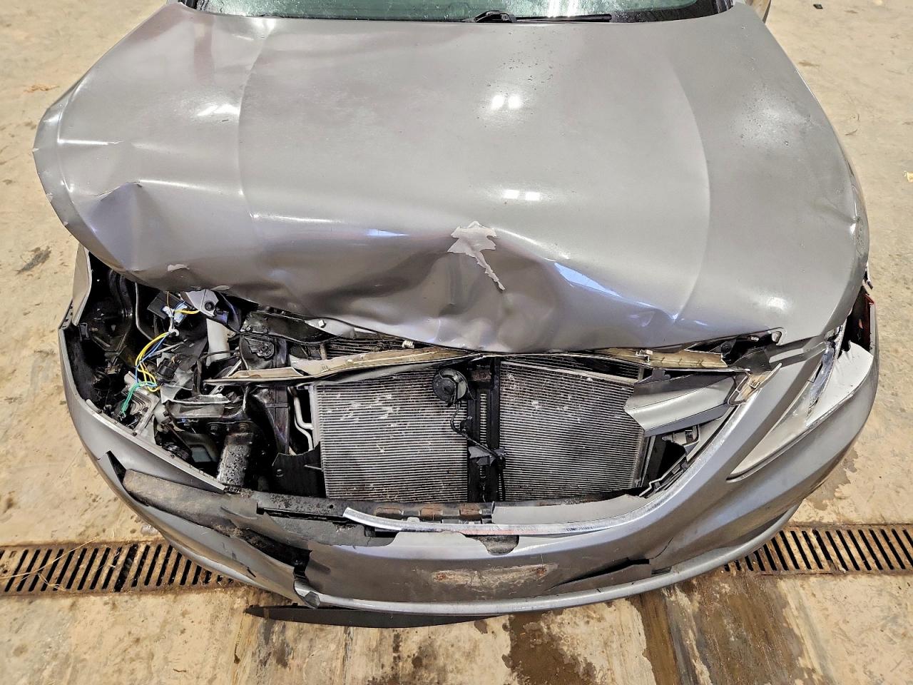 2014 HYUNDAI SONATA GLS photo 11