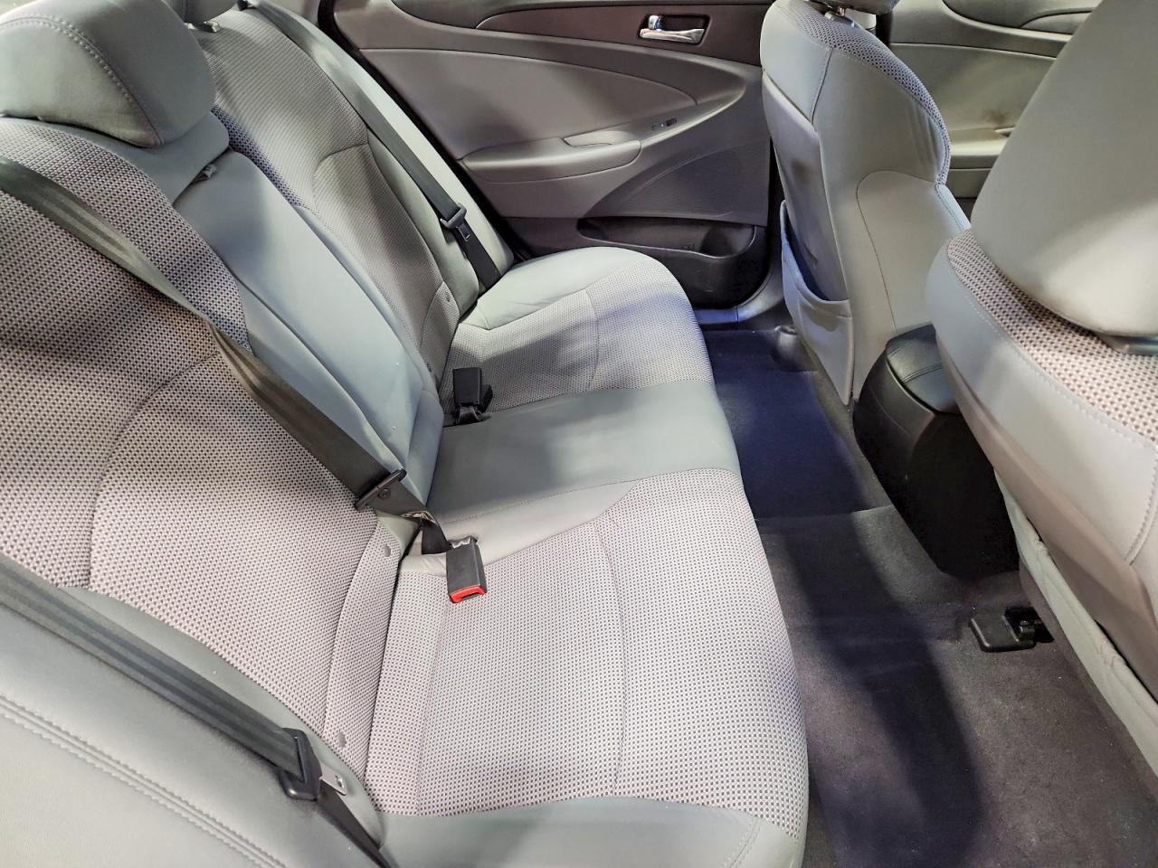 2014 HYUNDAI SONATA GLS photo 10
