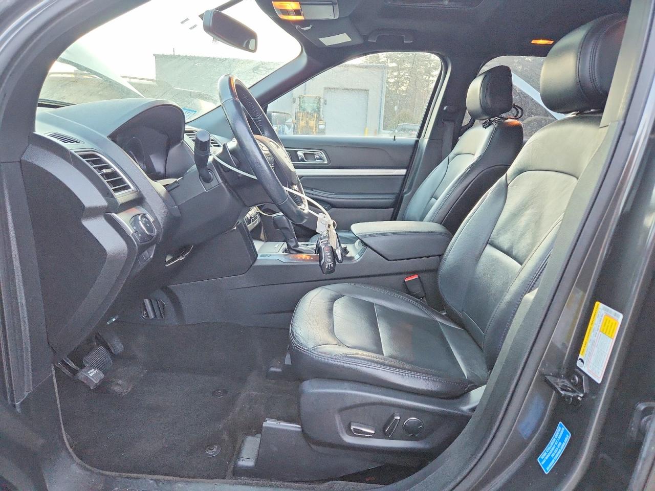 2017 FORD EXPLORER XLT photo 7