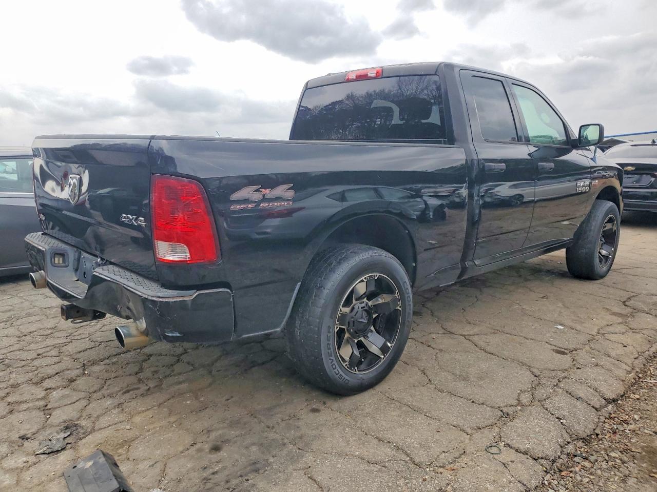 2013 RAM 1500 ST photo 3