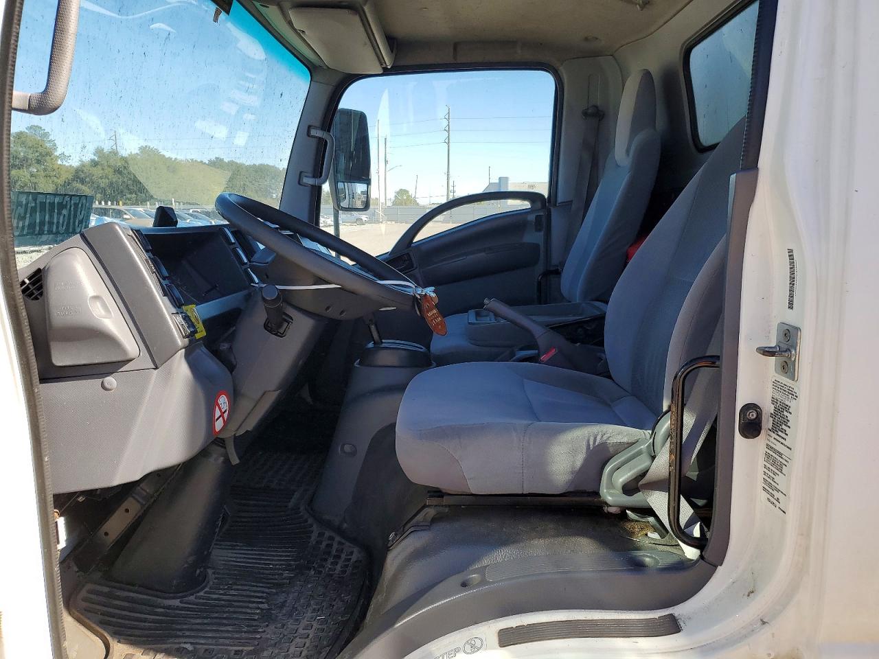 2019 ISUZU NPR BOX TRUCK photo 7