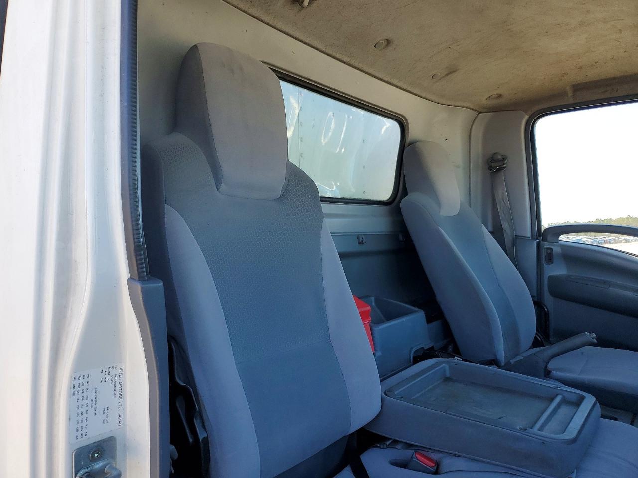2019 ISUZU NPR BOX TRUCK photo 11