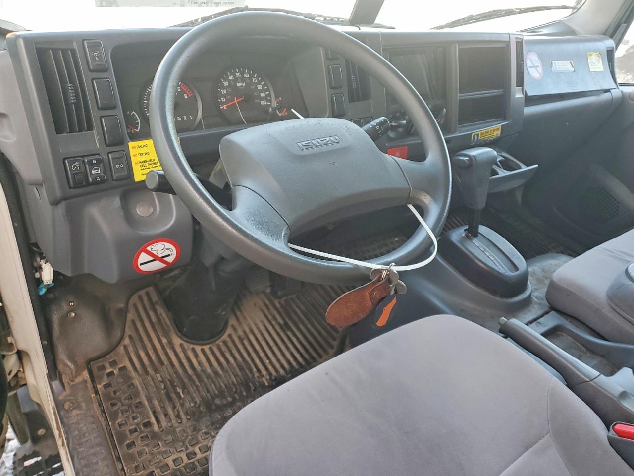 2019 ISUZU NPR BOX TRUCK photo 8