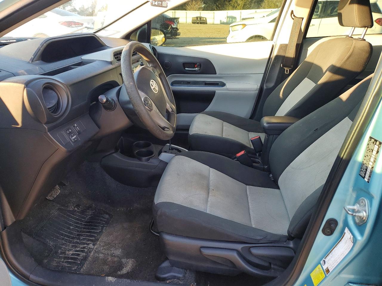 2012 TOYOTA PRIUS C photo 7