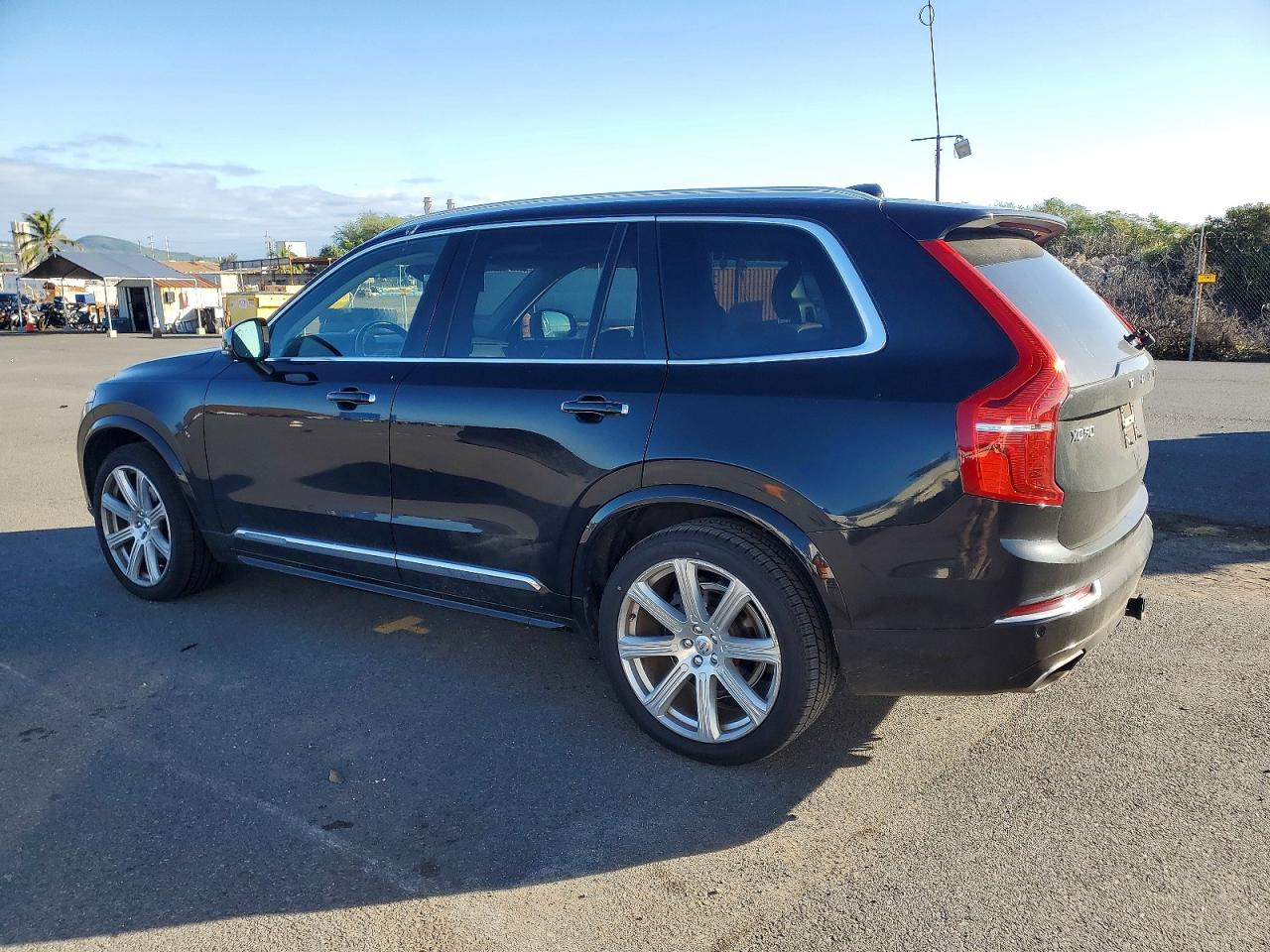 2016 VOLVO XC90 T6 photo 2