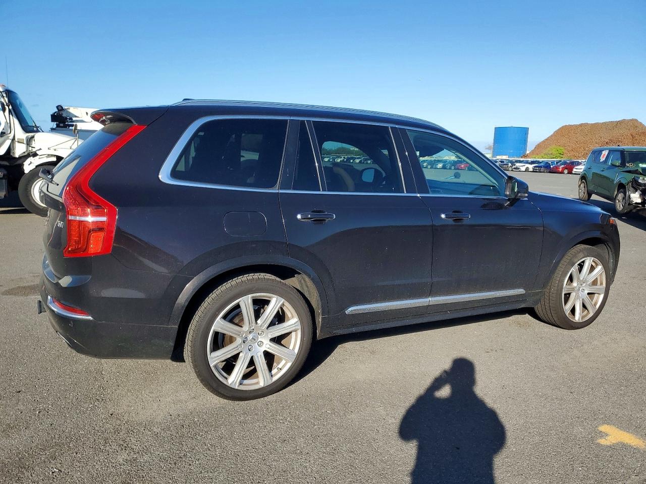 2016 VOLVO XC90 T6 photo 3